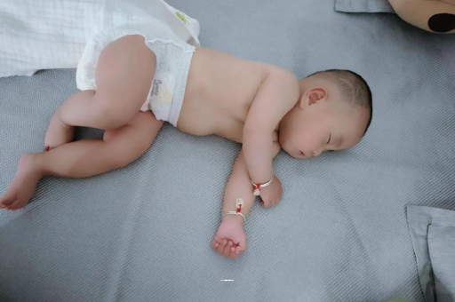 克拉玛依几个月宝宝会抬头